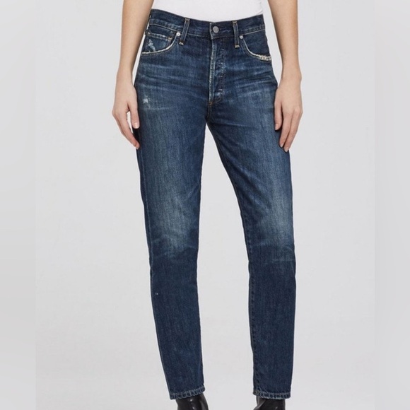 Citizens Of Humanity Denim - Citizens of Humanity Liya High Rise Classic Fit Crop Jeans in Views Dark Wash